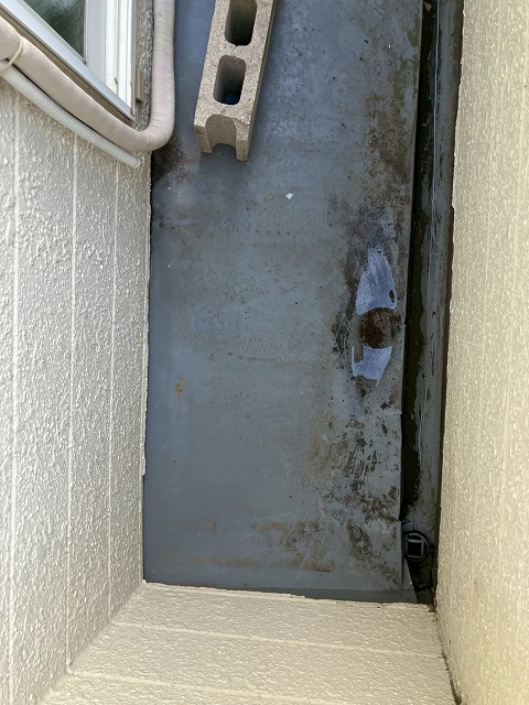 漏水が生じたベランダ